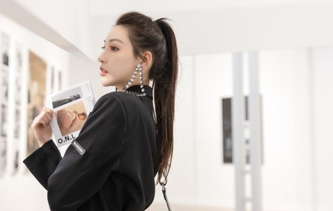 小孩舌头下面溃疡发烧（小孩舌头下面溃疡发烧了）