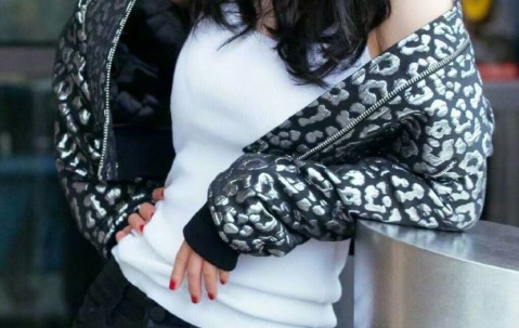 小孩发烧对比大人发烧（儿童发烧比成人发烧更高）